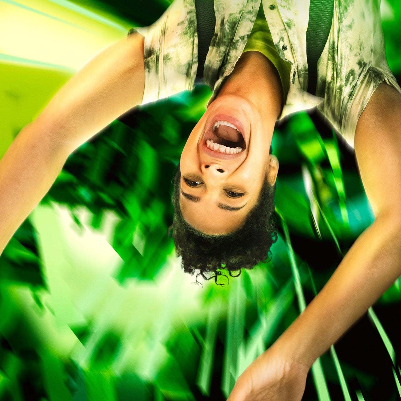 YOY THRILL, zes keer ondersteboven, hoge snelheid en scherpe bochten!