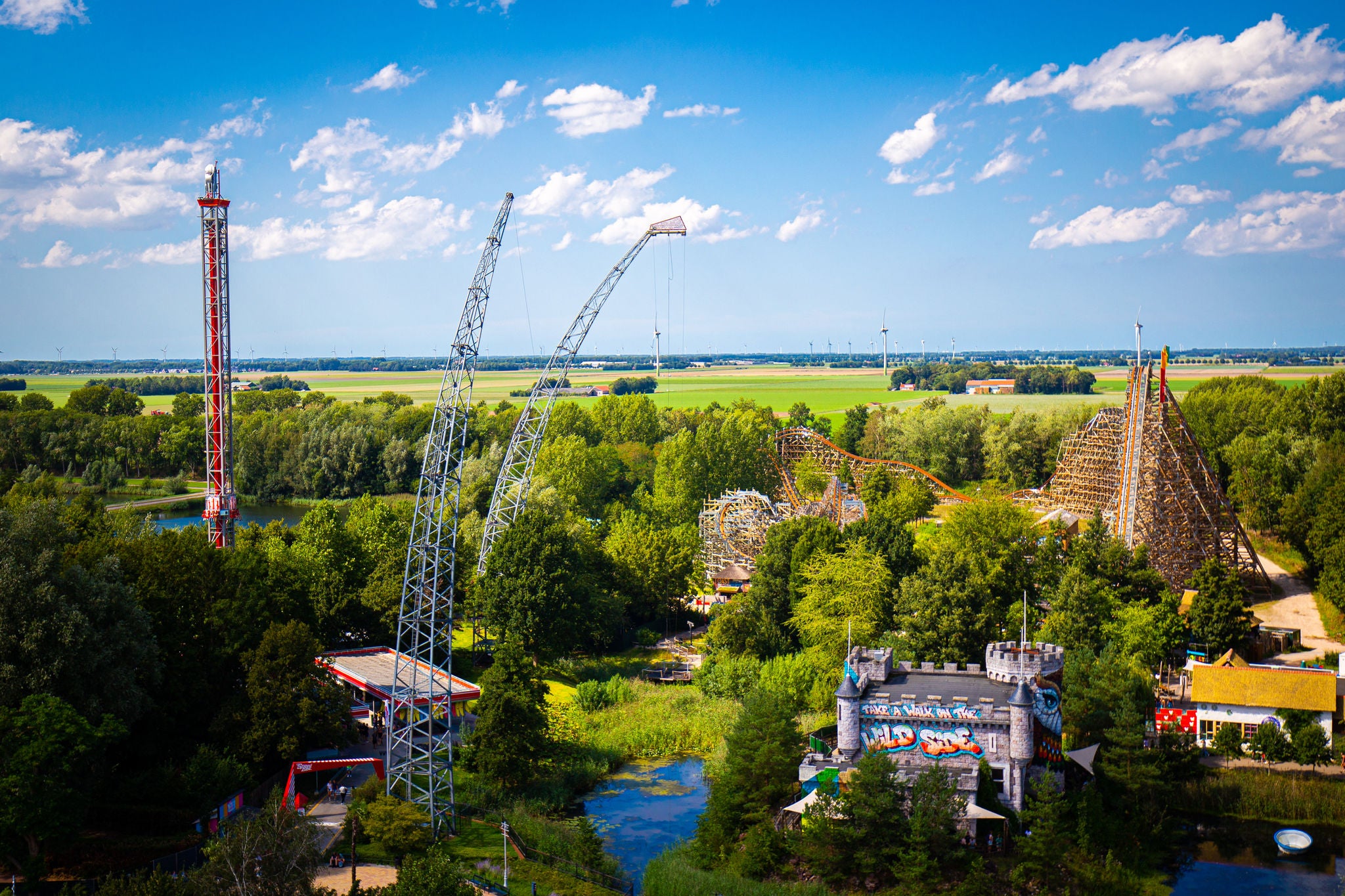 Geniet van alle familieattracties in Walibi Holland.